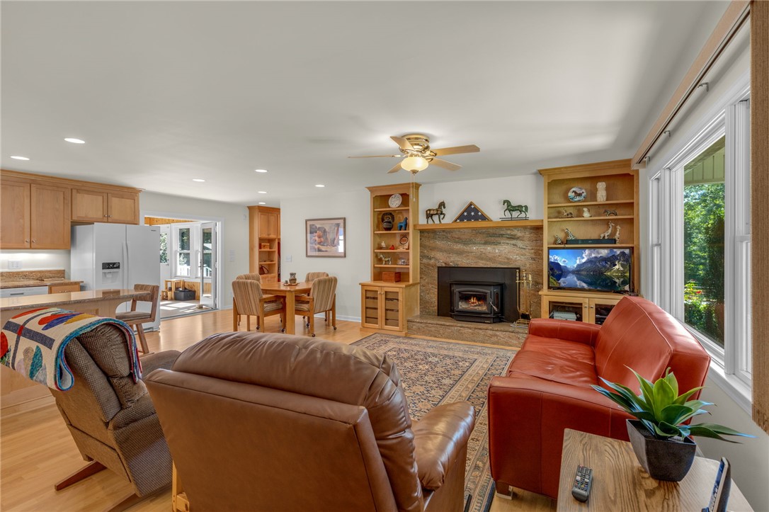 316 Mountain Estates Road Pickens, SC 29671 - Photo 5 of 50