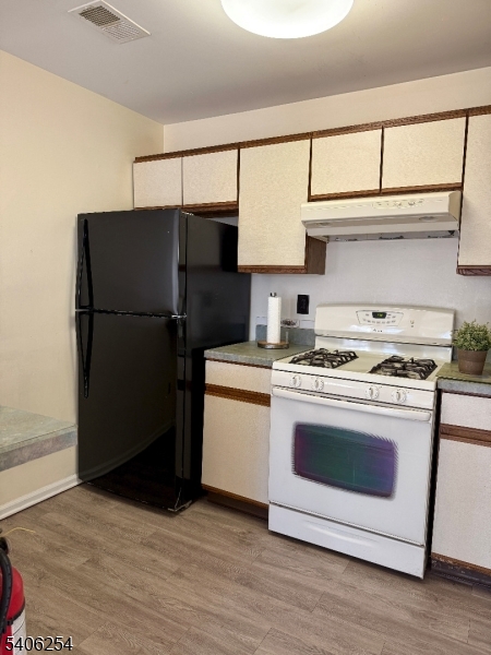 809 Woodhaven Drive Edison, NJ 08817 - Photo 9 of 18