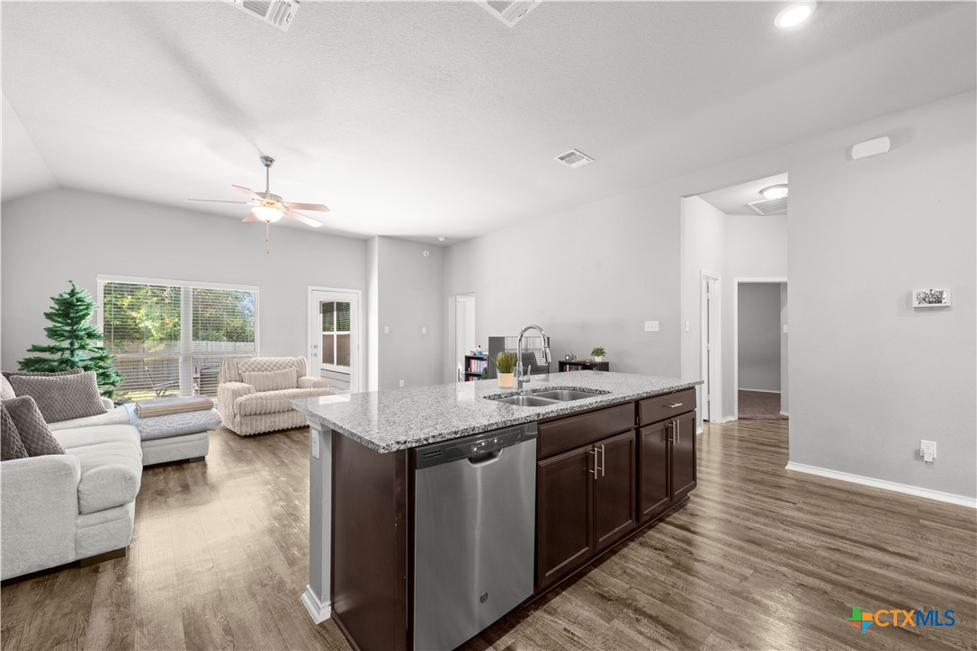 706 Hobby Road Copperas Cove, TX 76522 - Photo 7 of 19 Gallery Image 7