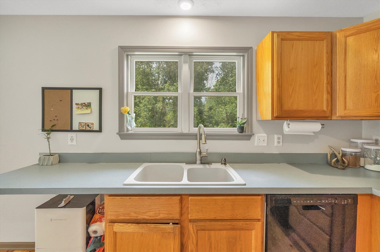 7790 East Territorial Road Munith, MI 49259 - Photo 15 of 34