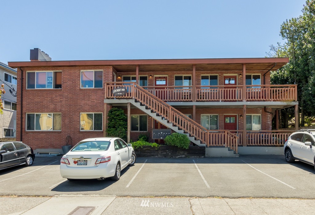 461 North 45th Street, Unit 4 Seattle, WA 98103 - Photo 1 of 11 Gallery Image 1