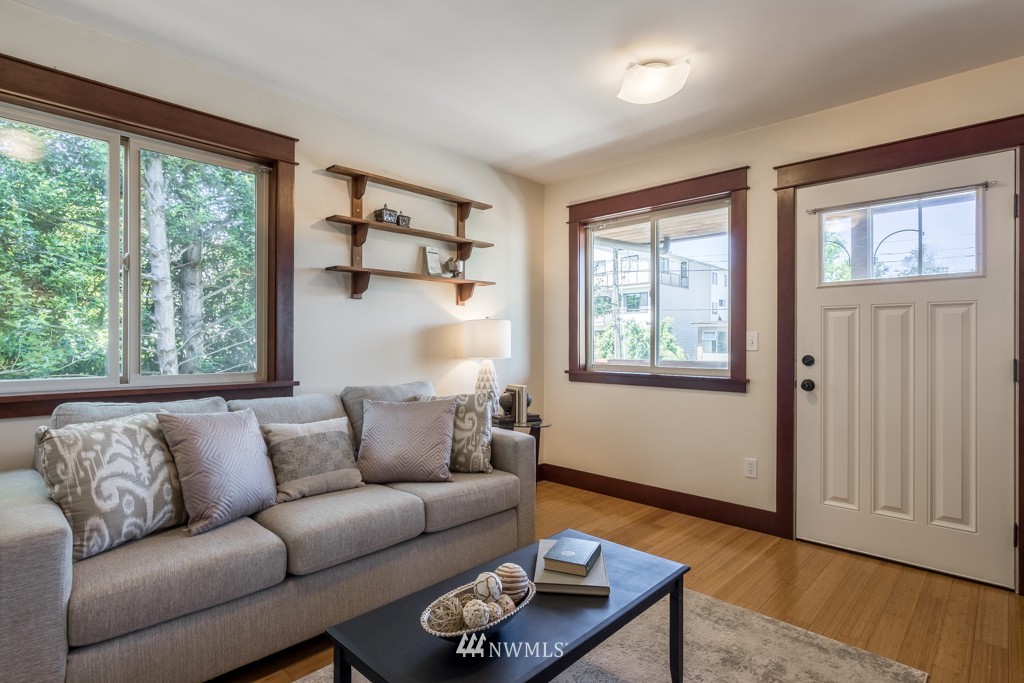 461 North 45th Street, Unit 4 Seattle, WA 98103 - Photo 3 of 11 Gallery Image 3