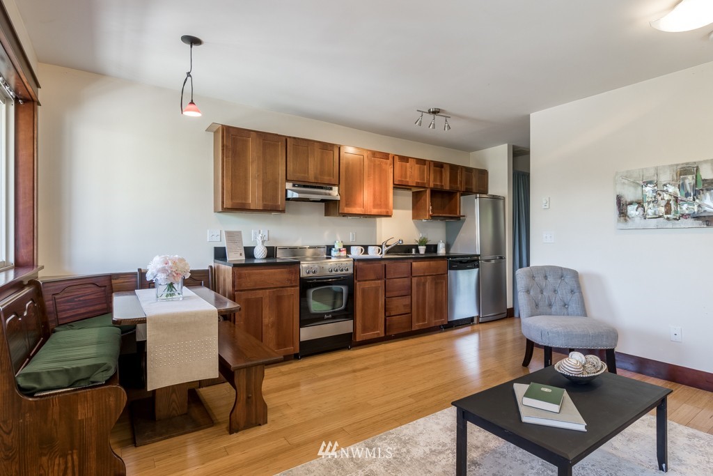 461 North 45th Street, Unit 4 Seattle, WA 98103 - Photo 5 of 11 Gallery Image 5