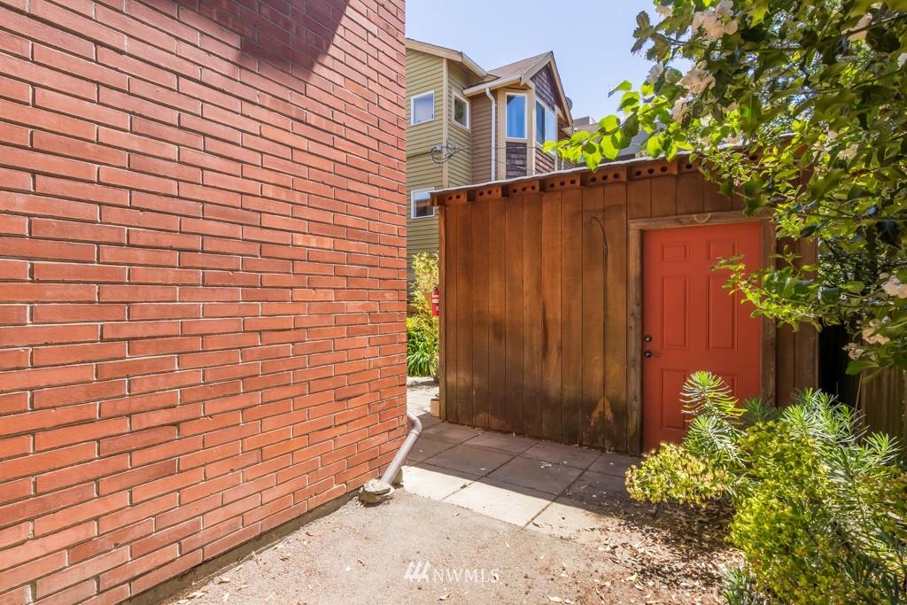 461 North 45th Street, Unit 4 Seattle, WA 98103 - Photo 10 of 11 Gallery Image 10