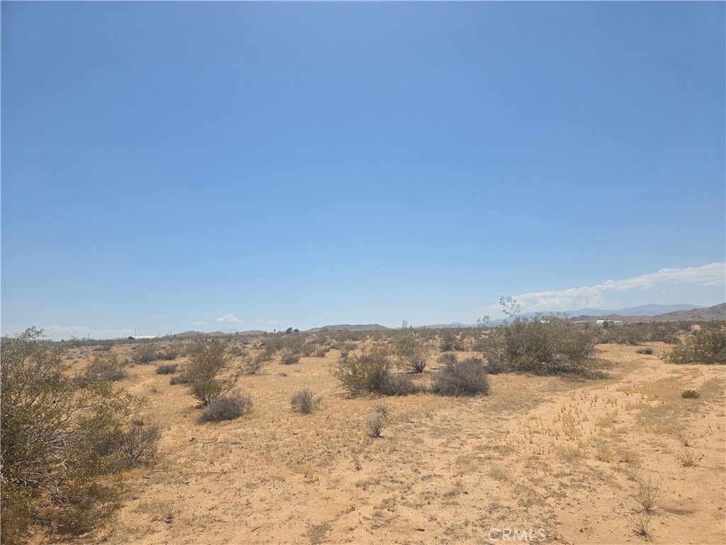 1 Venus Joshua Tree, CA 92252 - Photo 2 of 4
