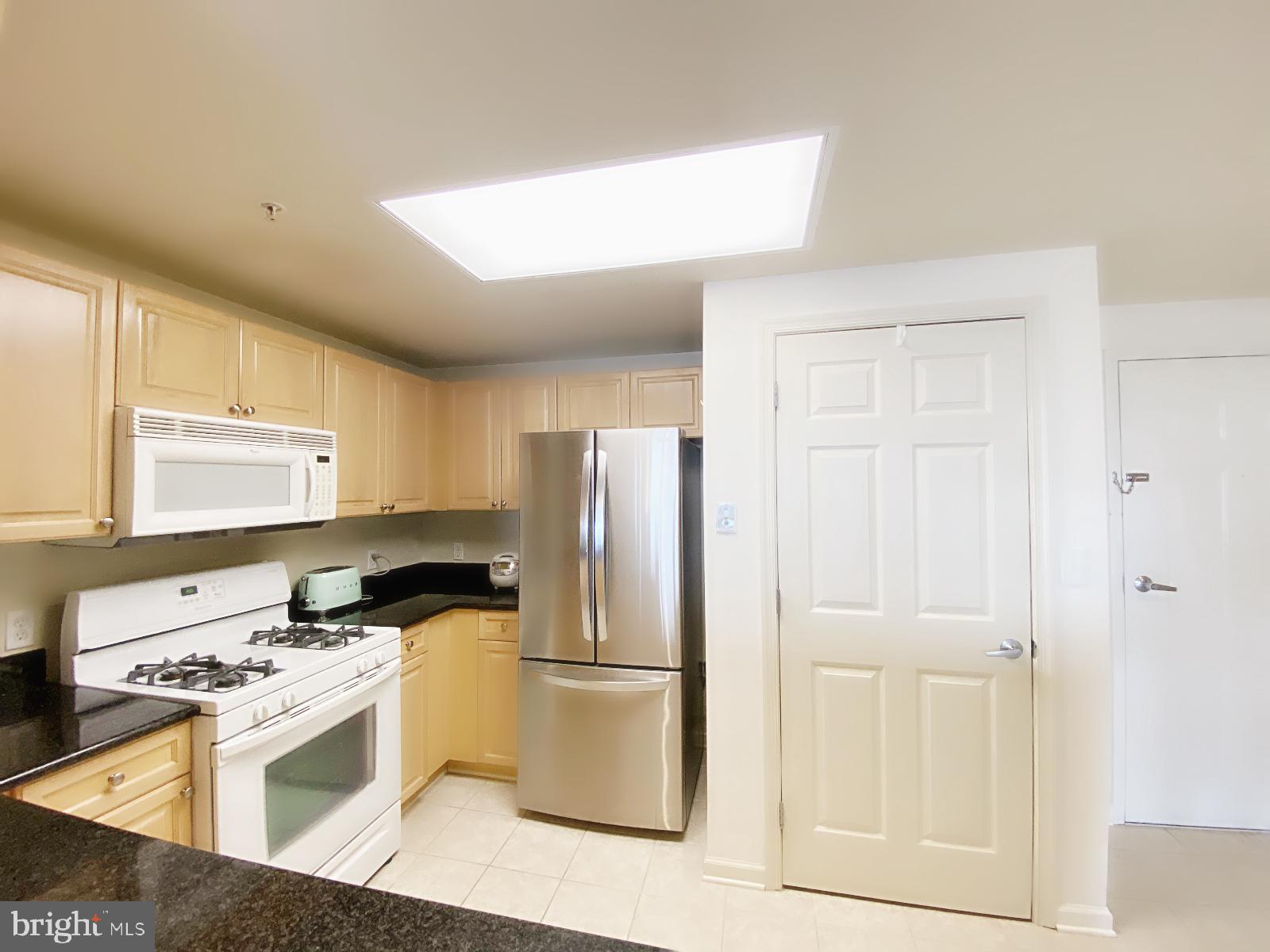 2726 Gallows Road, Unit 1304 Vienna, VA 22180 - Photo 7 of 13