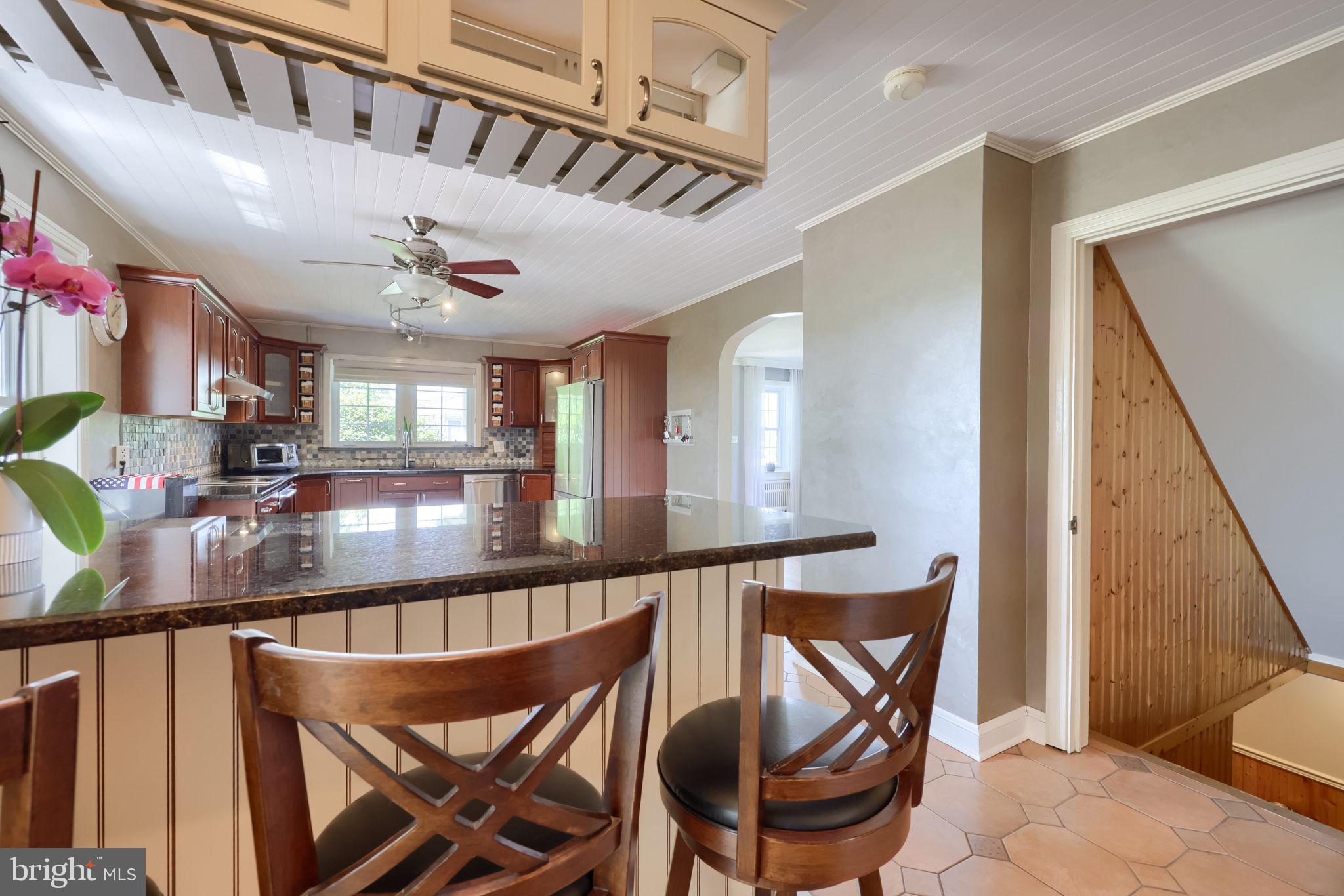 1262 Graystone Road Manheim, PA 17545 - Photo 23 of 59 Kitchen Breakfast Bar