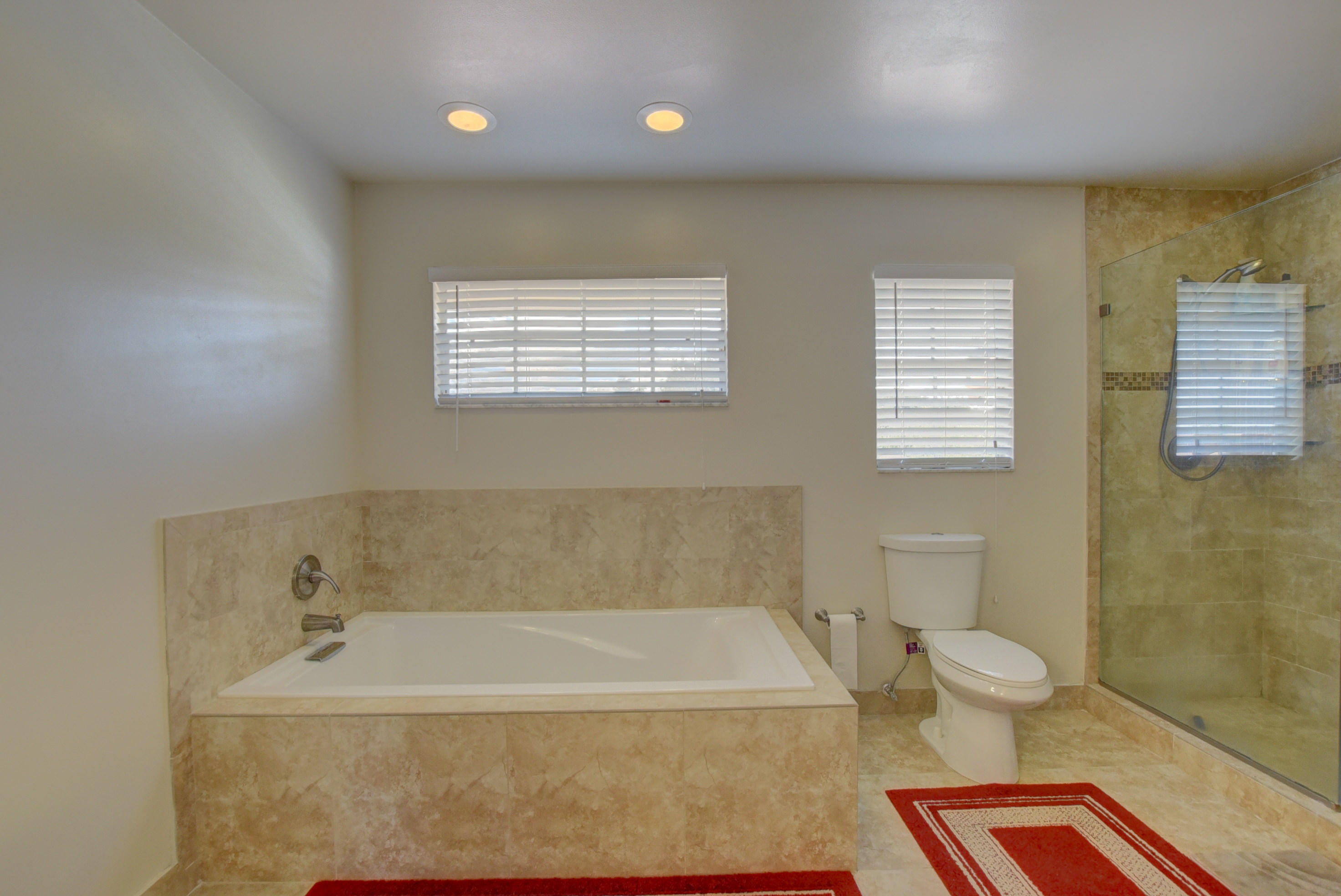 23317 Lago Mar Circle Boca Raton, FL 33433 - Photo 27 of 41 Master Tub
