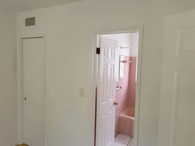 $1,800 | 77 Hendricks Isle, Unit 9, Fort Lauderdale, FL 33301