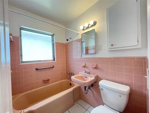 $1,800 | 77 Hendricks Isle, Unit 9, Fort Lauderdale, FL 33301