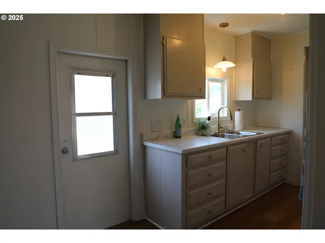 $54,999 | 11402 Southwest Royal Villa Drive, Tigard, OR 97224