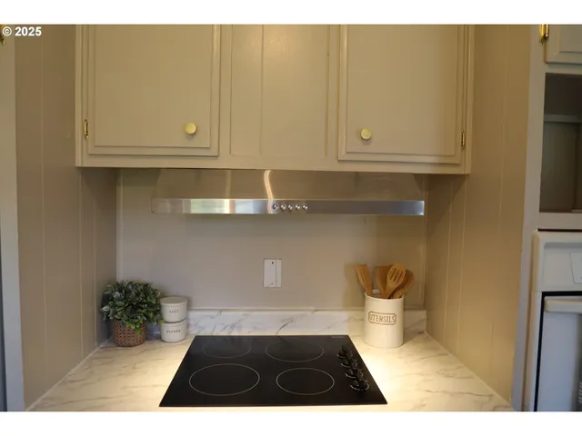 $54,999 | 11402 Southwest Royal Villa Drive, Tigard, OR 97224