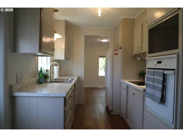 $54,999 | 11402 Southwest Royal Villa Drive, Tigard, OR 97224