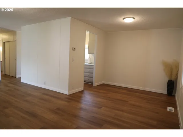 $54,999 | 11402 Southwest Royal Villa Drive, Tigard, OR 97224