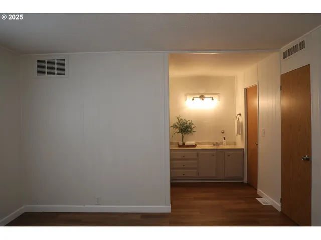 $54,999 | 11402 Southwest Royal Villa Drive, Tigard, OR 97224