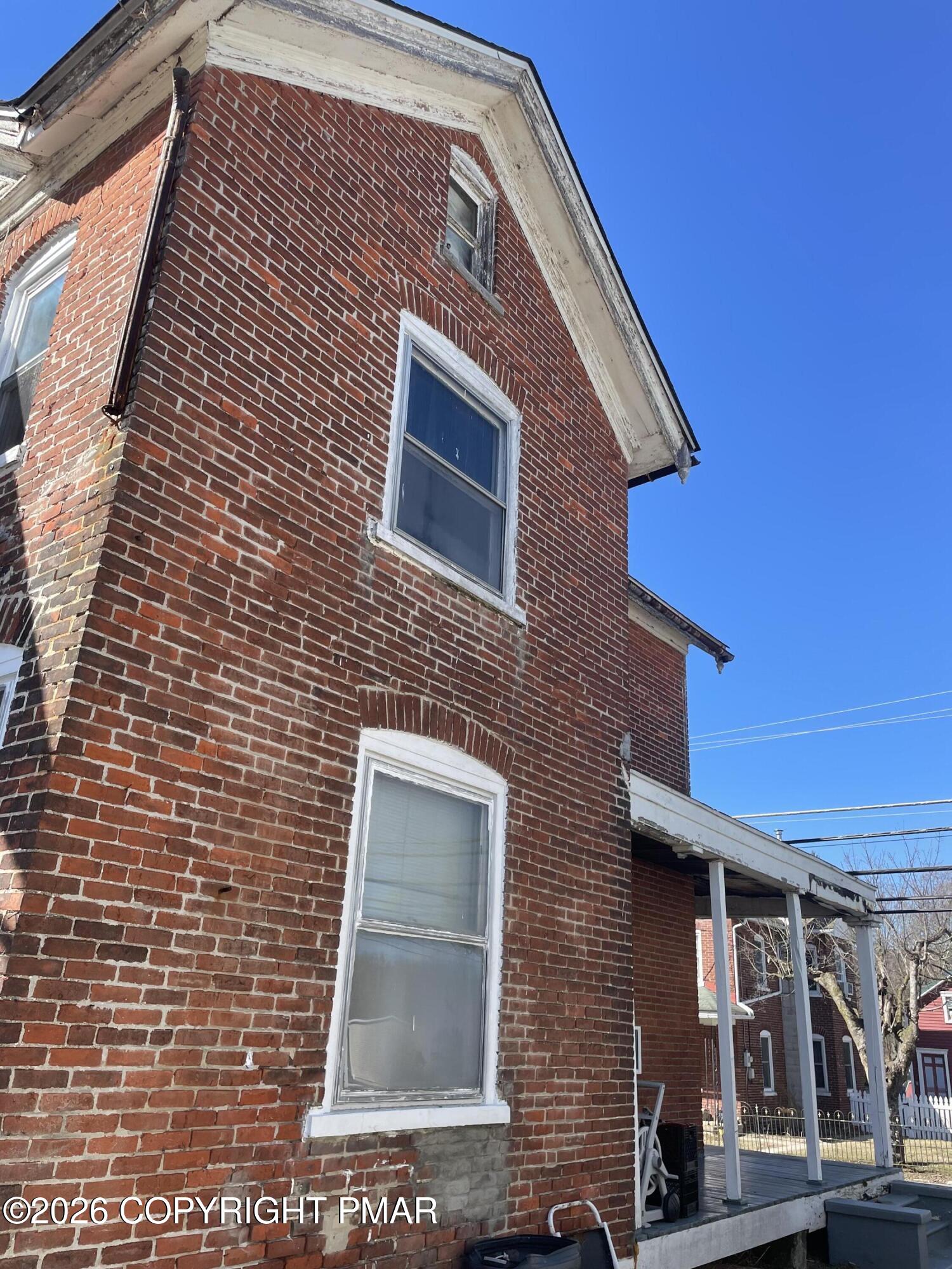 1055 Main Road Lehighton, PA 18235 - Photo 4 of 22 a front view of a building