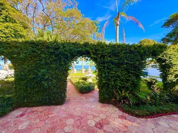 $2,300,000 | 1009 South Indian River Drive, Fort Pierce, FL 34950