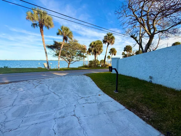 $2,300,000 | 1009 South Indian River Drive, Fort Pierce, FL 34950