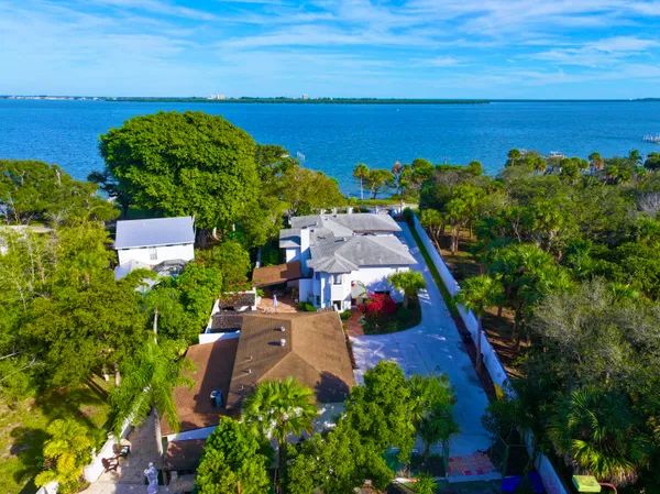 $2,300,000 | 1009 South Indian River Drive, Fort Pierce, FL 34950