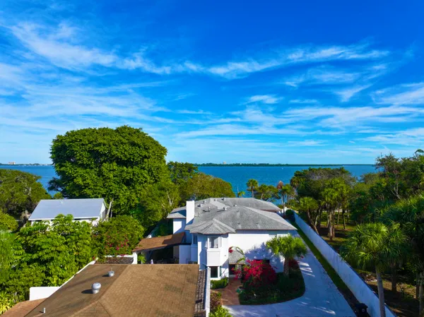 $2,300,000 | 1009 South Indian River Drive, Fort Pierce, FL 34950