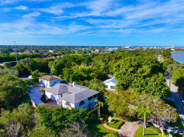 $2,300,000 | 1009 South Indian River Drive, Fort Pierce, FL 34950