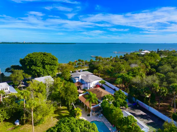 $2,300,000 | 1009 South Indian River Drive, Fort Pierce, FL 34950