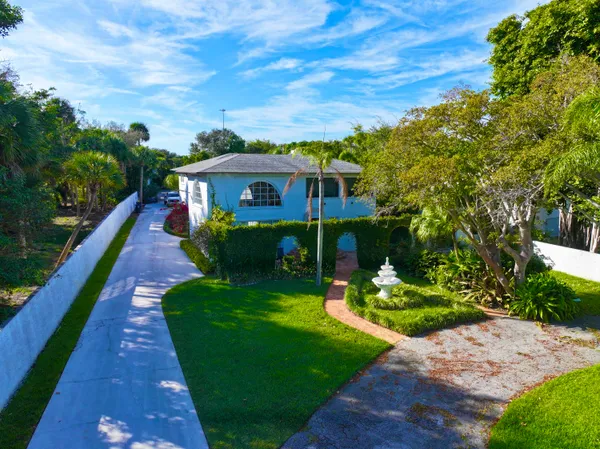 $2,300,000 | 1009 South Indian River Drive, Fort Pierce, FL 34950