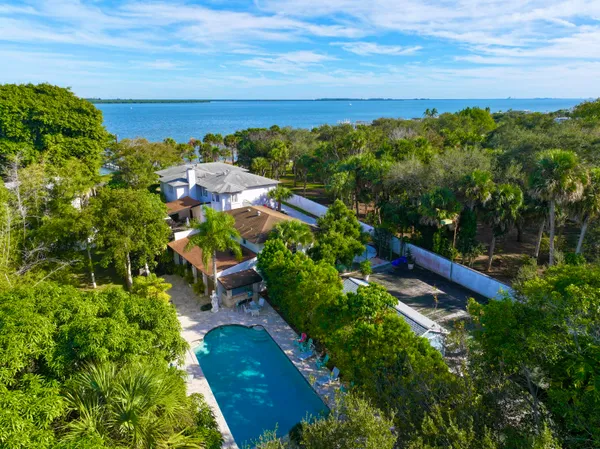 $2,300,000 | 1009 South Indian River Drive, Fort Pierce, FL 34950