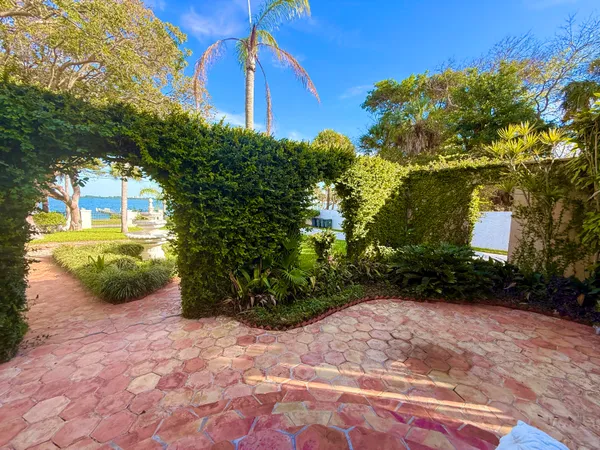 $2,300,000 | 1009 South Indian River Drive, Fort Pierce, FL 34950