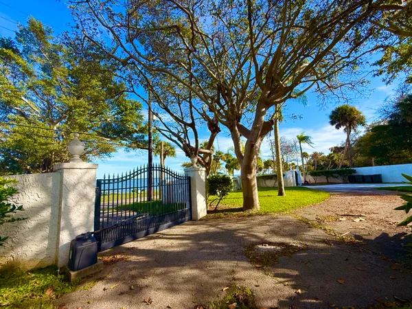 $2,300,000 | 1009 South Indian River Drive, Fort Pierce, FL 34950