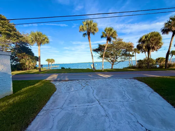 $2,300,000 | 1009 South Indian River Drive, Fort Pierce, FL 34950