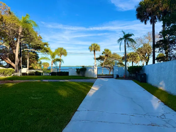 $2,300,000 | 1009 South Indian River Drive, Fort Pierce, FL 34950