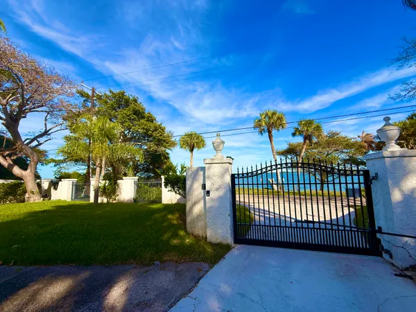 $2,300,000 | 1009 South Indian River Drive, Fort Pierce, FL 34950
