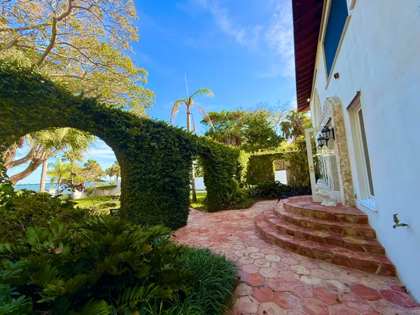 $2,300,000 | 1009 South Indian River Drive, Fort Pierce, FL 34950