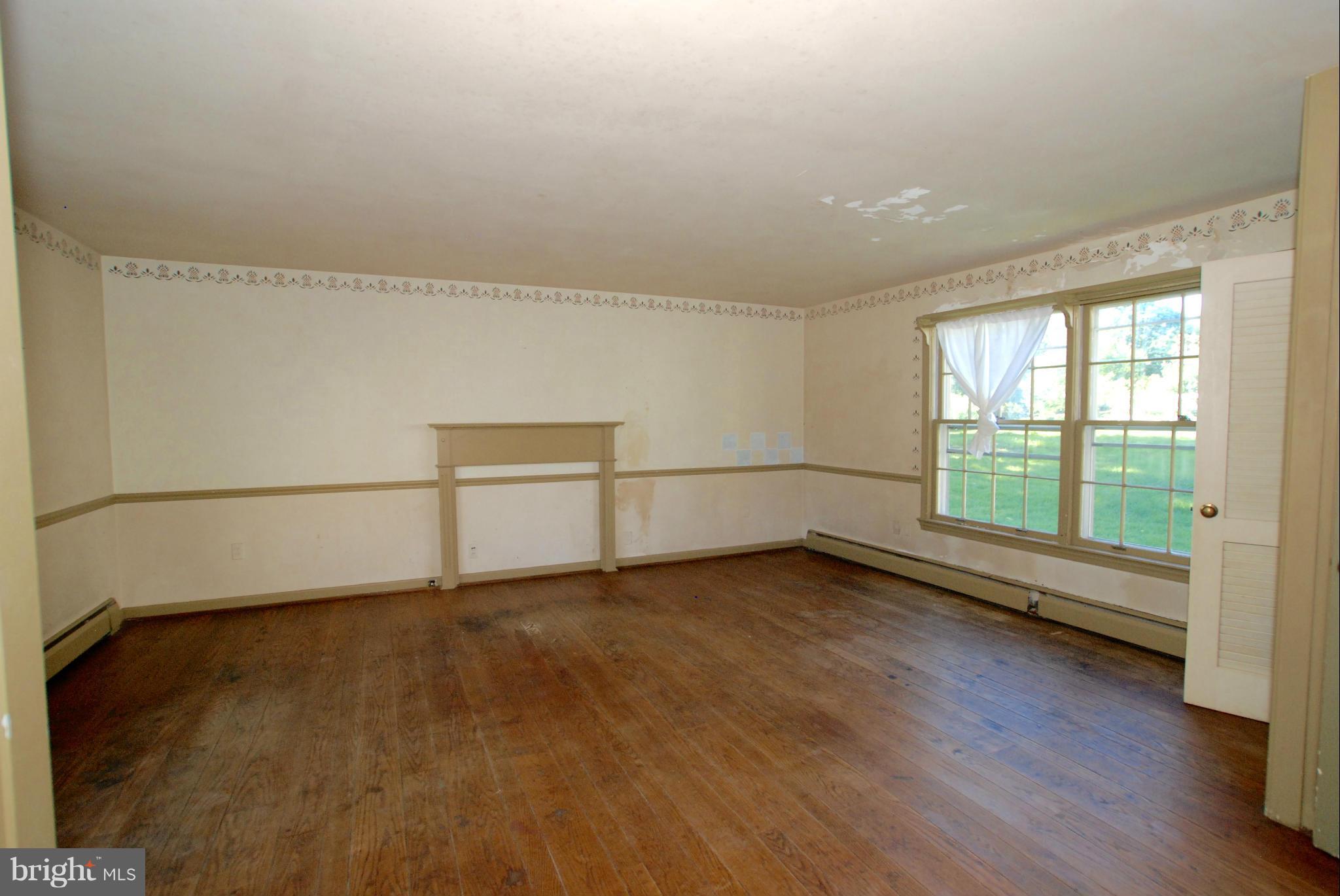 9813 Kendale Road Potomac, MD 20854 - Photo 14 of 26 Family Room