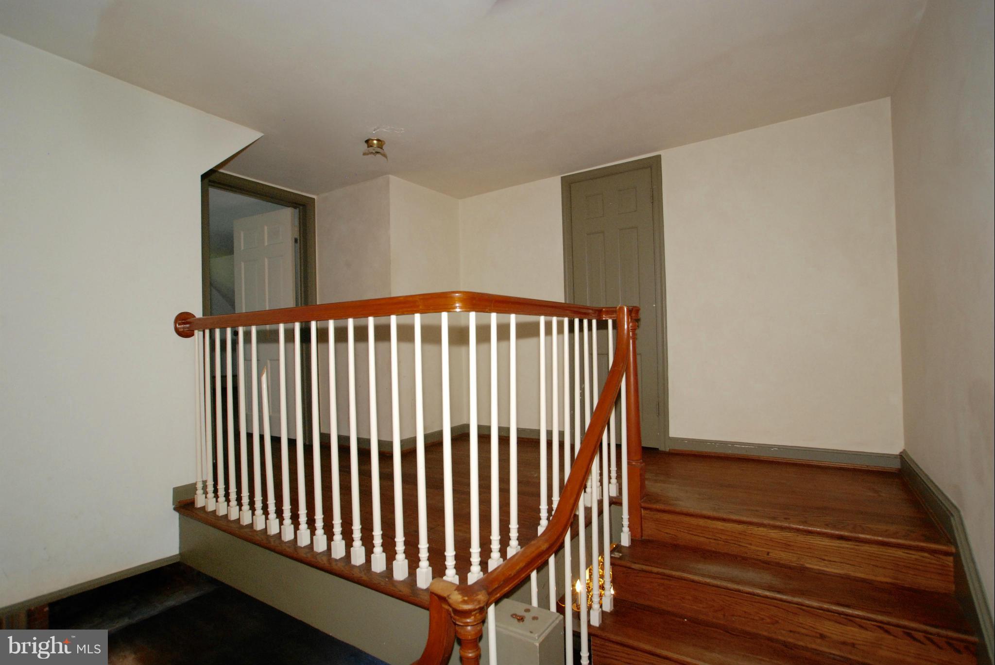 9813 Kendale Road Potomac, MD 20854 - Photo 17 of 26 Upper Level Stairway and Landing