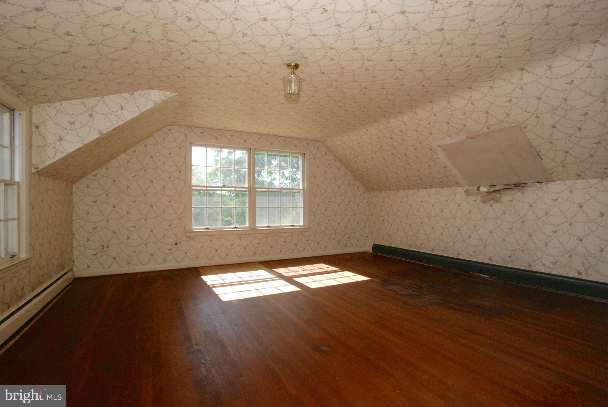 9813 Kendale Road Potomac, MD 20854 - Photo 18 of 26 Bedroom (Master)