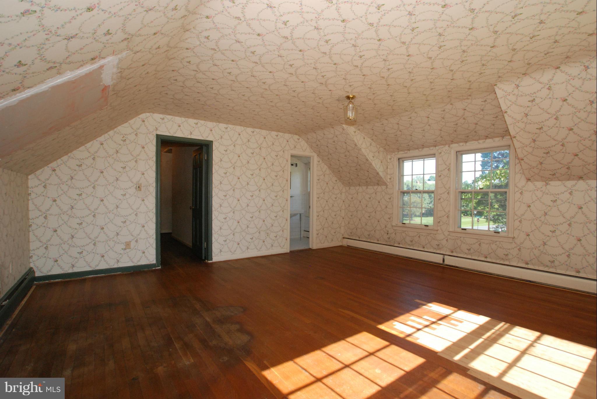 9813 Kendale Road Potomac, MD 20854 - Photo 19 of 26 Bedroom (Master)
