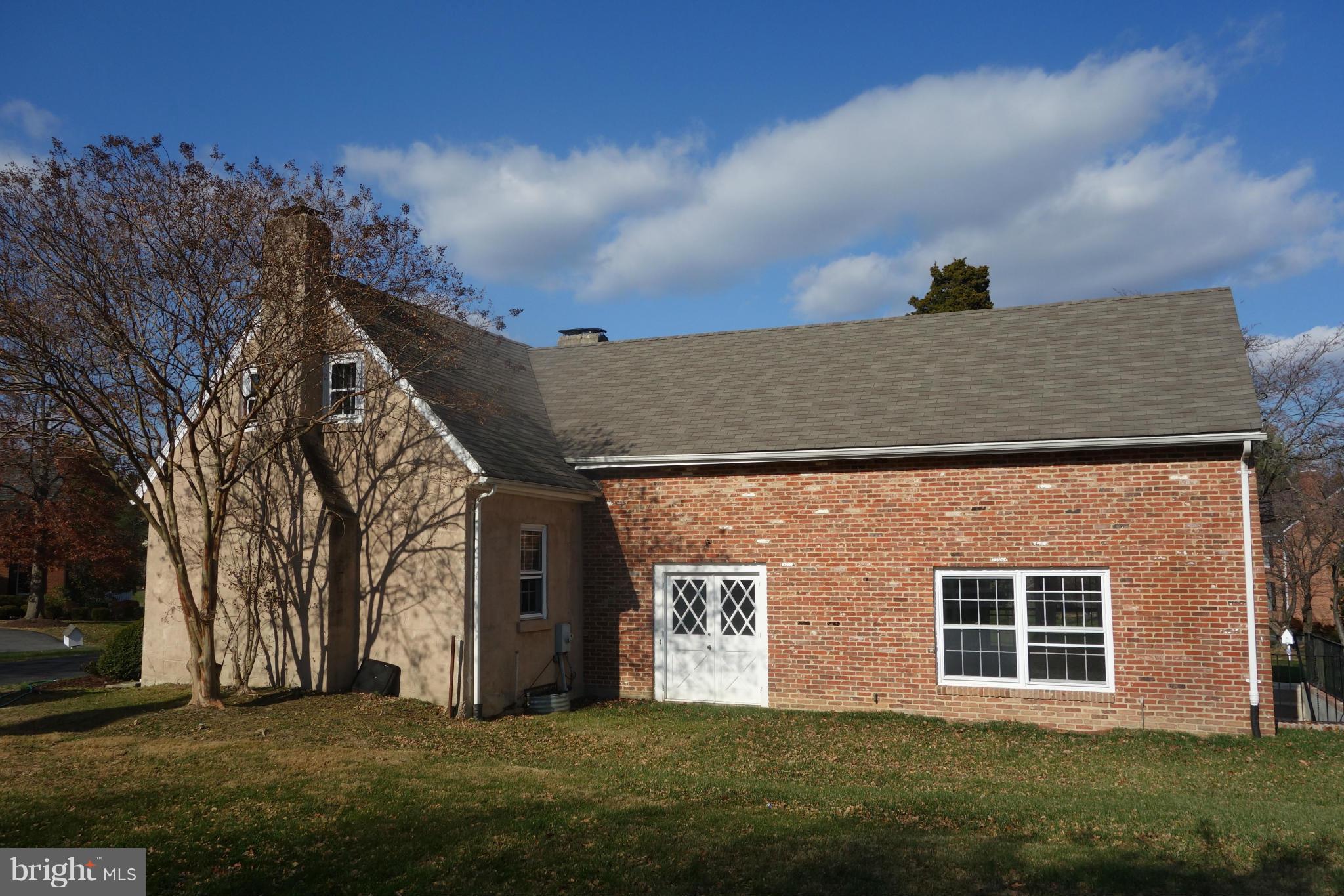 9813 Kendale Road Potomac, MD 20854 - Photo 3 of 26 Exterior (Rear)