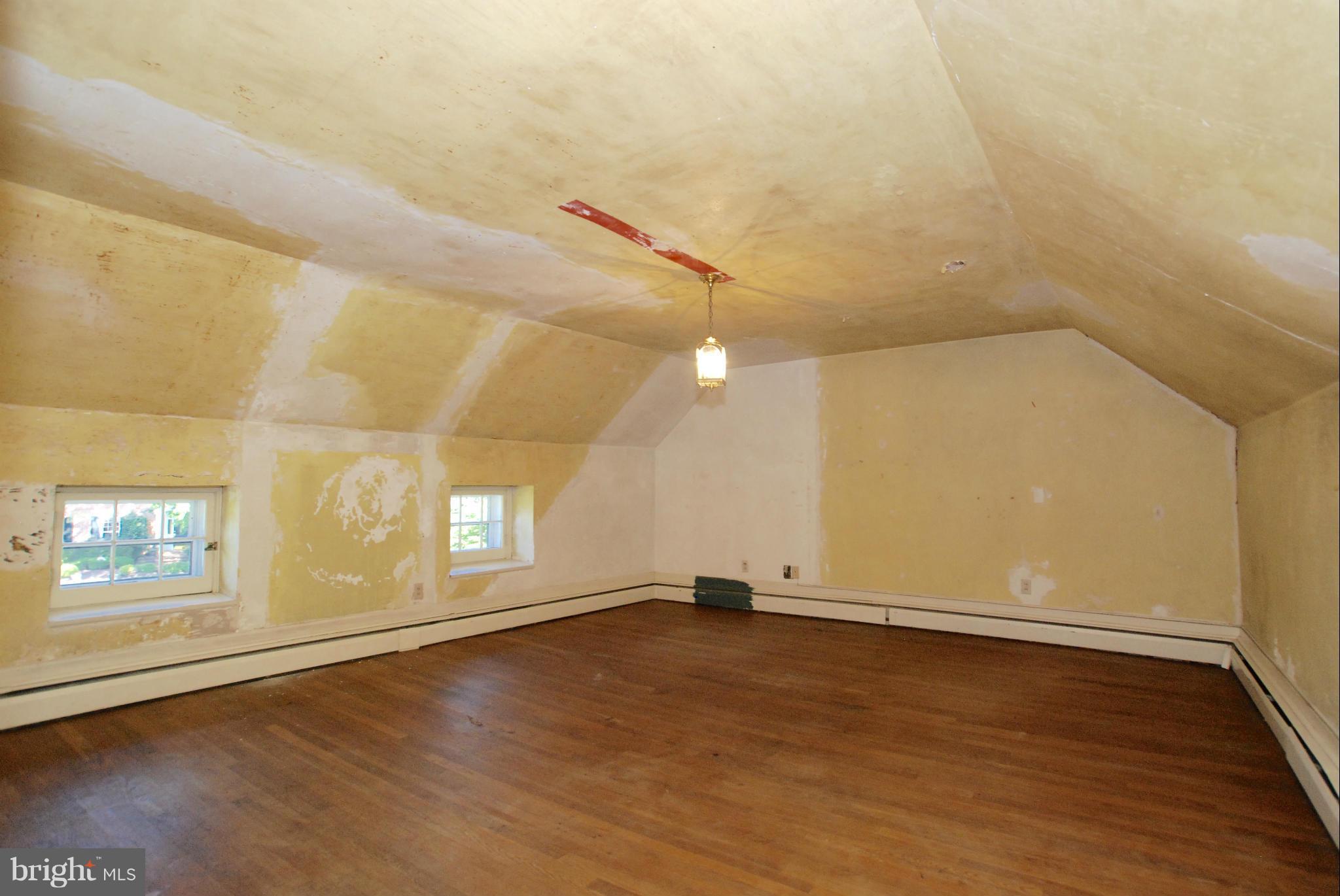 9813 Kendale Road Potomac, MD 20854 - Photo 21 of 26 Second Bedroom