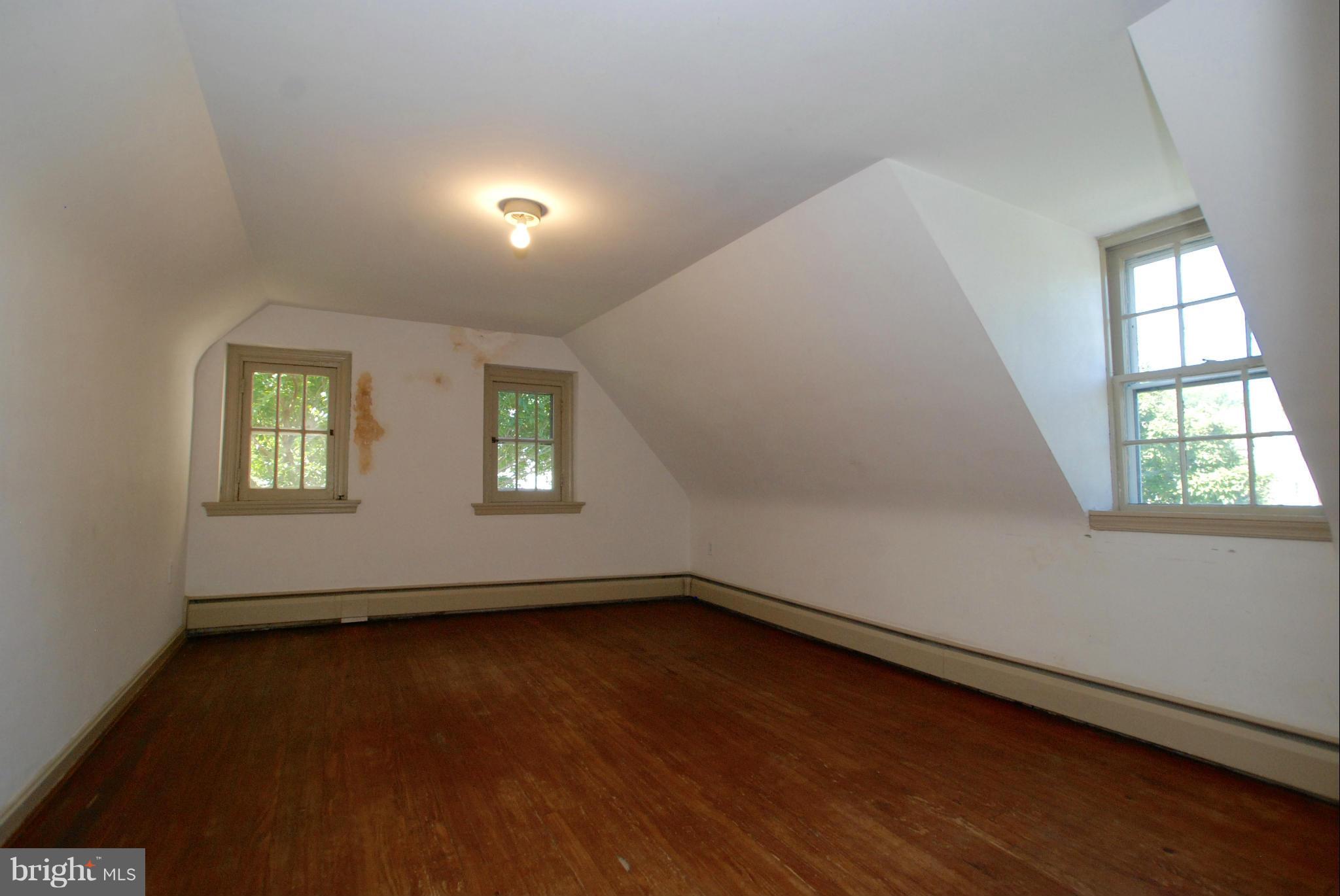 9813 Kendale Road Potomac, MD 20854 - Photo 23 of 26 Third Bedroom