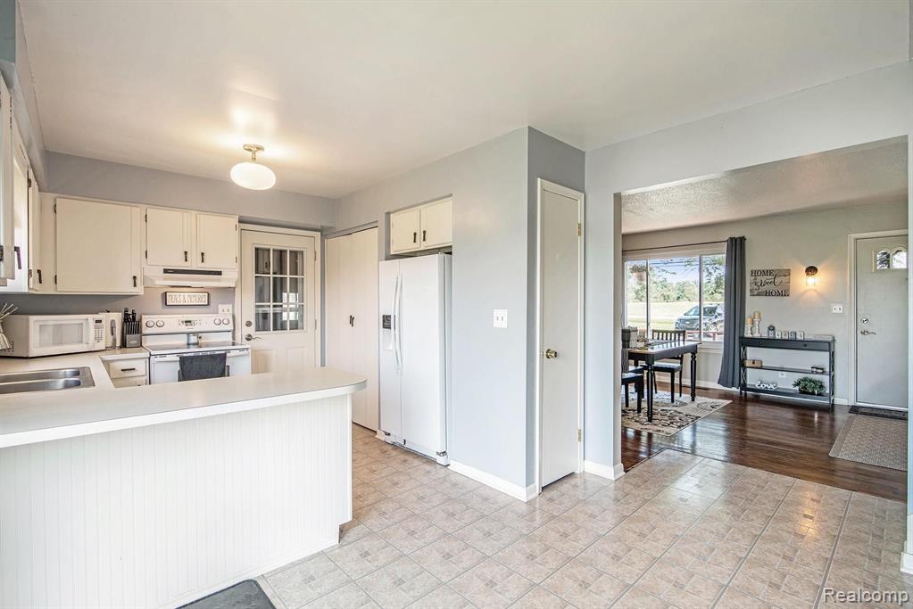 5294 Kelly Road Flint, MI 48504 - Photo 10 of 20