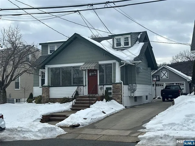 $1,700 | 26 Hutchinson Avenue, Unit 2, Hawthorne, NJ 07506