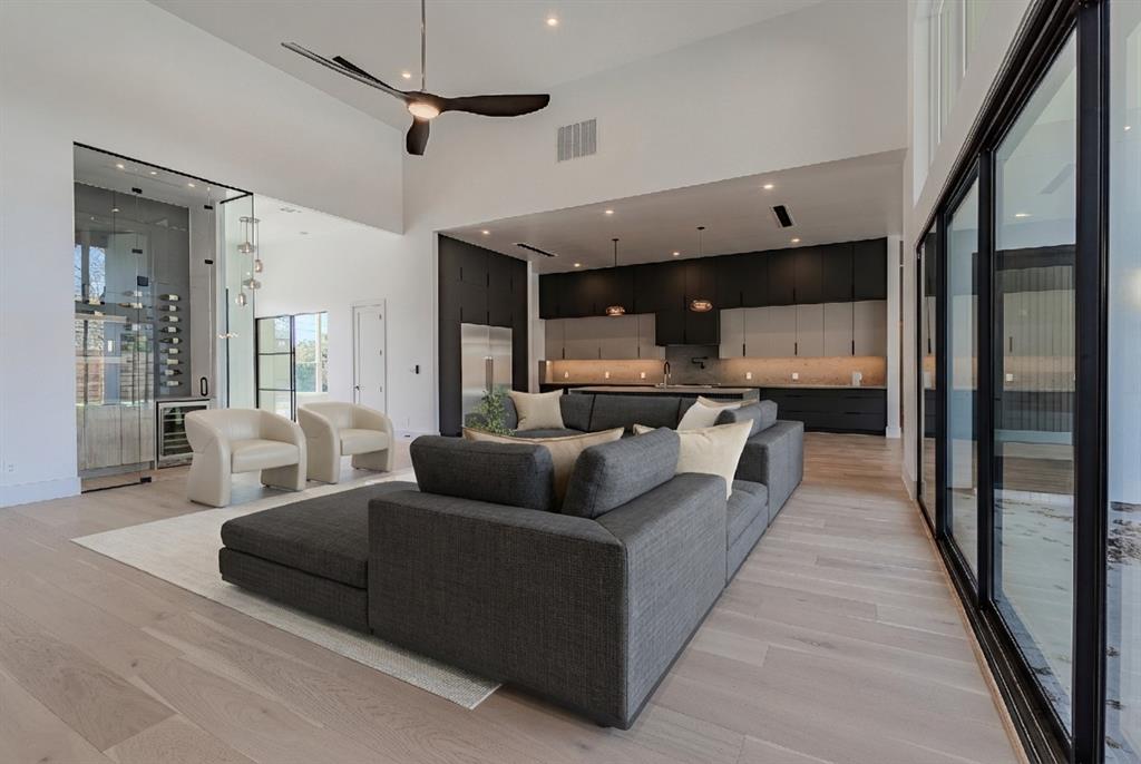 11232 Hillcrest Road Dallas, TX 75230 - Photo 13 of 34