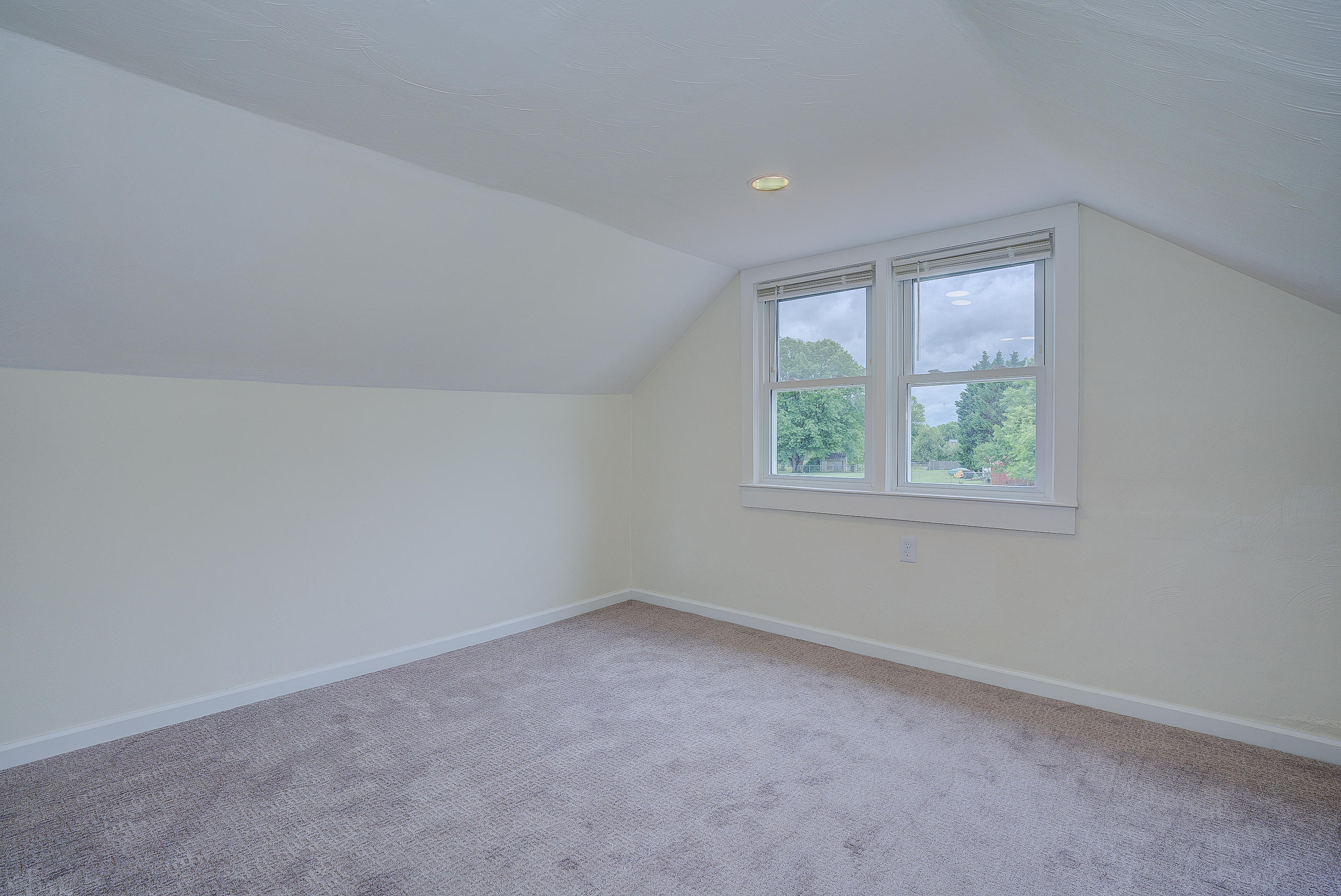 2220 Valleydale Road Salem, VA 24153 - Photo 19 of 30 34