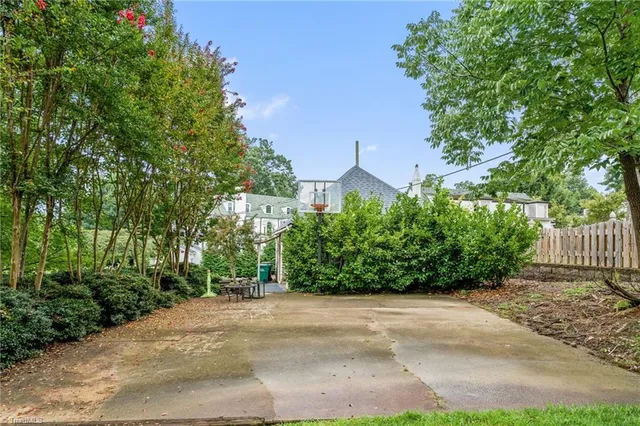 $899,000 | 427 Woodbrook Drive, High Point, NC 27262