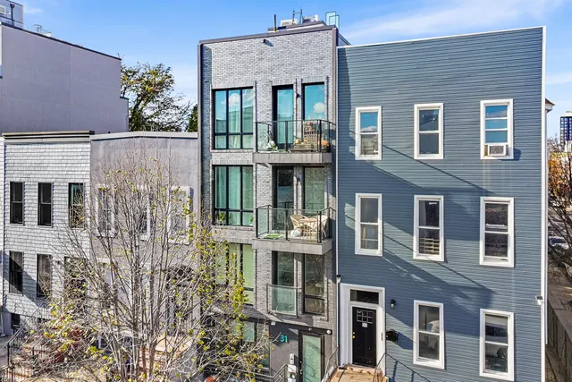 $989,000 | 31 Bleecker Street, Unit 1R | Bushwick