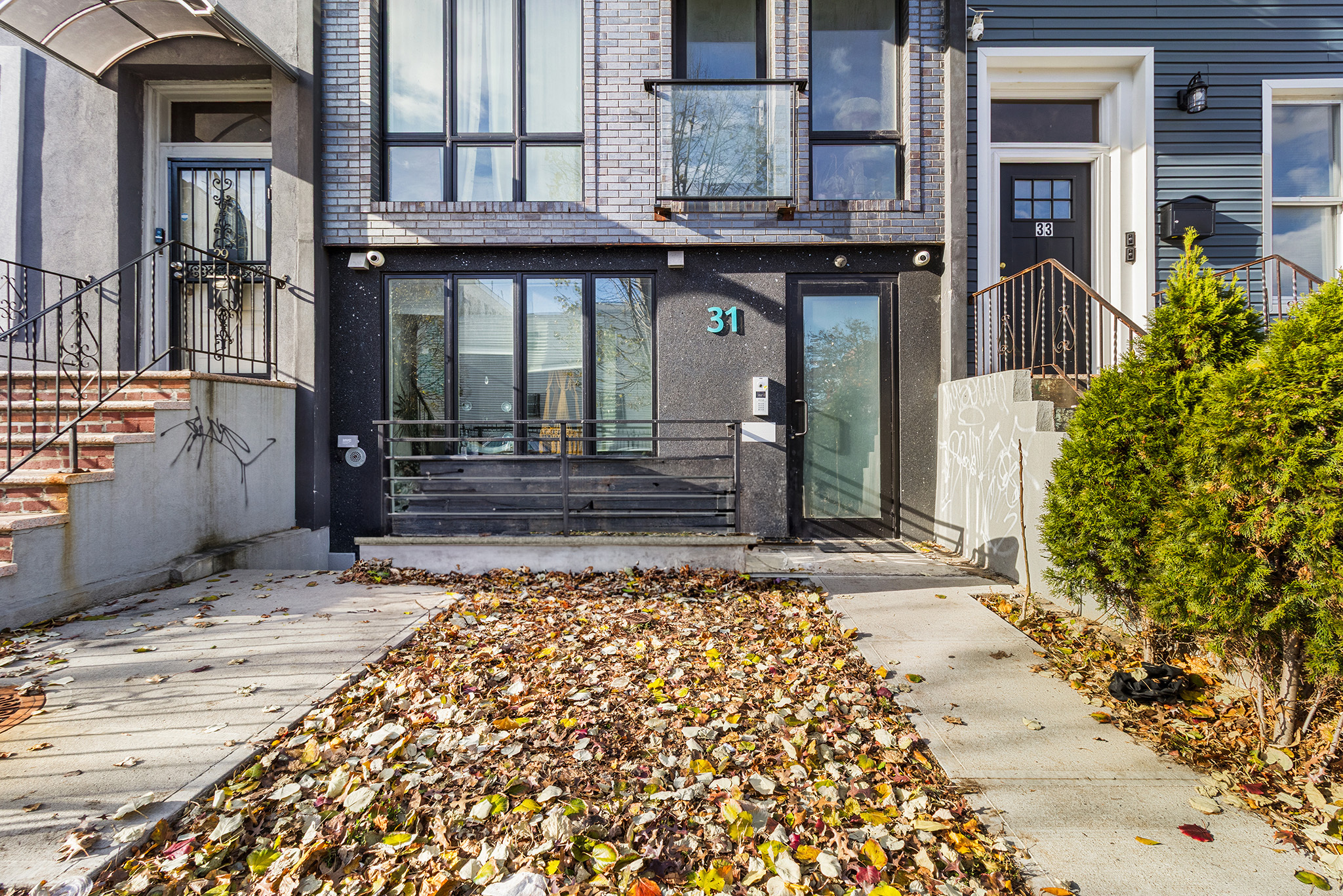 31 Bleecker Street, Unit 1R Brooklyn, NY 11221 - Photo 5 of 19 front view of a building
