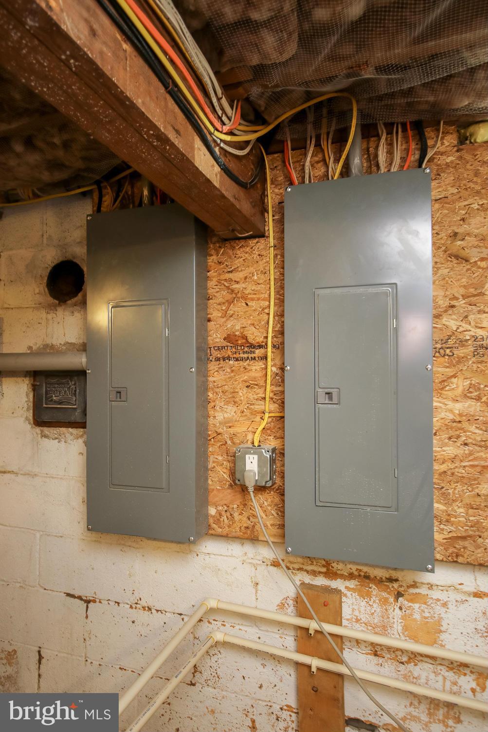 922 Silver Run Valley Road Westminster, MD 21158 - Photo 23 of 28 400 amp service