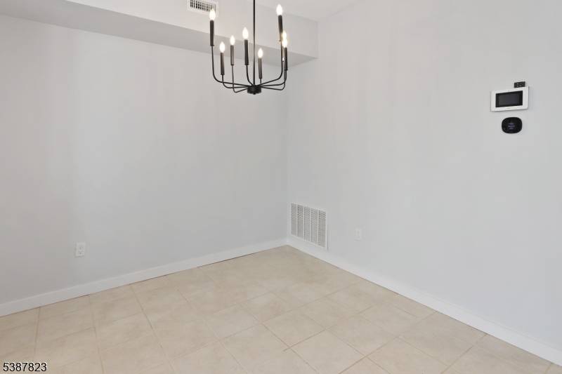 93 Birchwood Road Bedminster, NJ 07921 - Photo 8 of 18